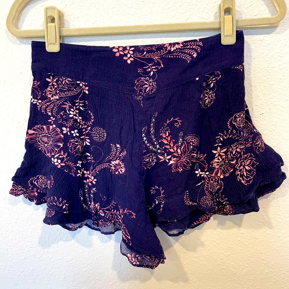 Sun & Shadow high waisted shorts